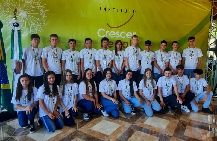 Com apresentação de jovens aprendizes, Instituto Crescer Legal chega ao Paraná
